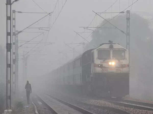 Foggy conditions cause delays for 24 trains arriving in Delhi | Delhi News – Times of India