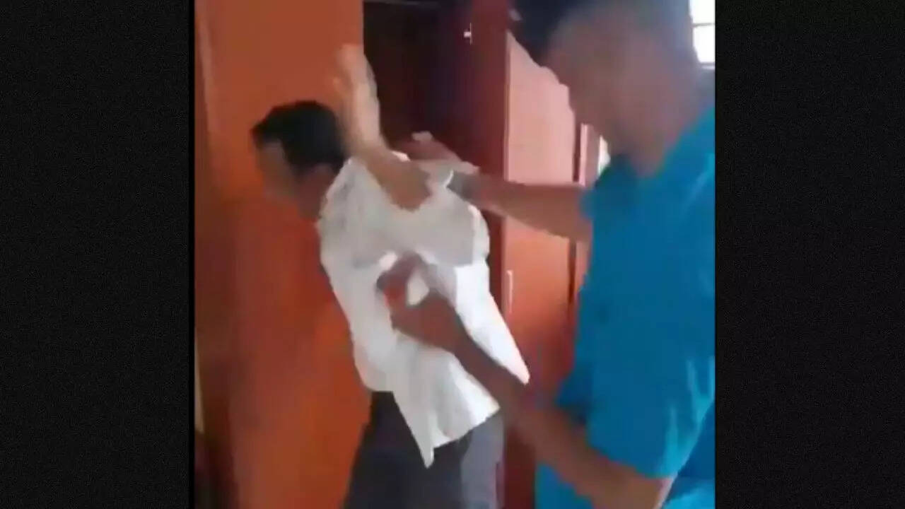 Six men barge into Karnataka lodge room, assault inter-faith couple