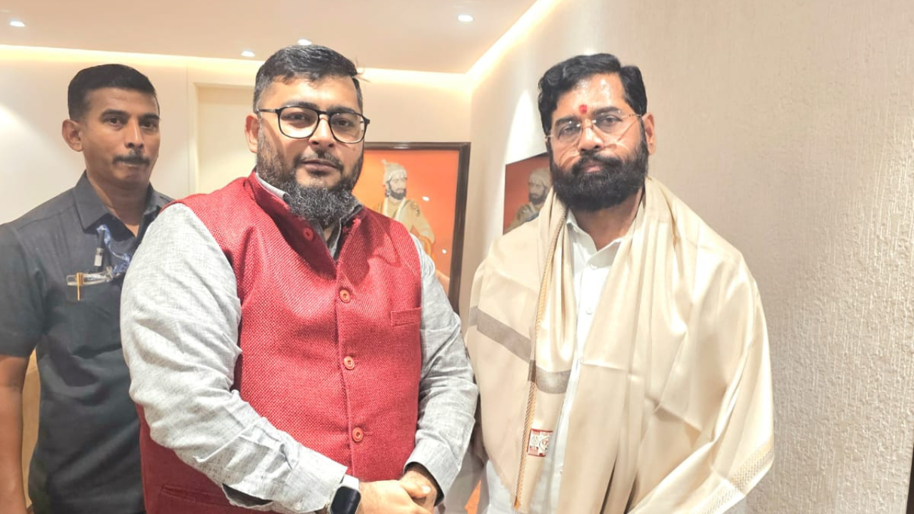 Congress leader Haji Mudassar Patel thanks CM Eknath Shinde for granting Rs 10 lakh to each madrassa for modernisation purpose | Mumbai News – Times of India