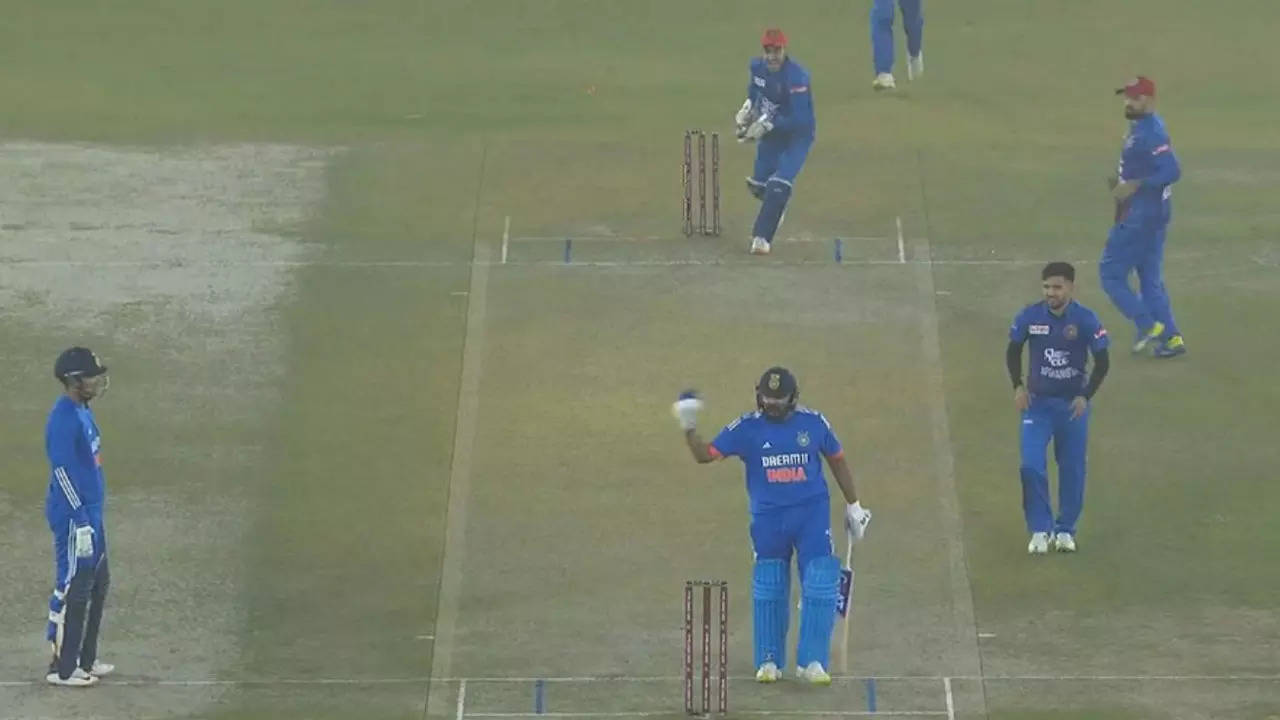 Watch: Fuming Rohit vents out anger at Gill after terrible run out