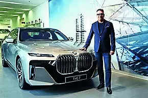 Bmw Grows 22% In 2023, Halves Gap With Merc-benz | Kolkata News – Times of India