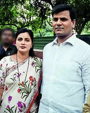 Navneet and Ravi Rana Exemption Plea Rejected by Mumbai Special Court | Mumbai News – Times of India