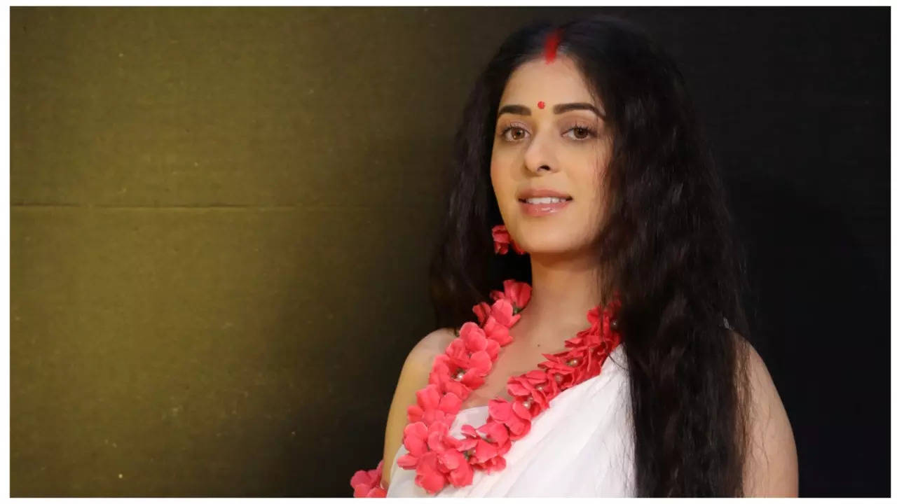Here’s why Garima Jain loves her no-makeup look in Srimad Ramayan; says it’s great to look different from the rest