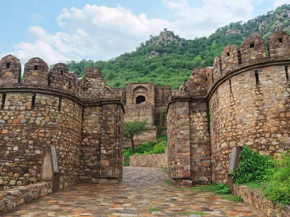 Is Rajasthan’s Bhangarh really haunted? Read the spooky tale here