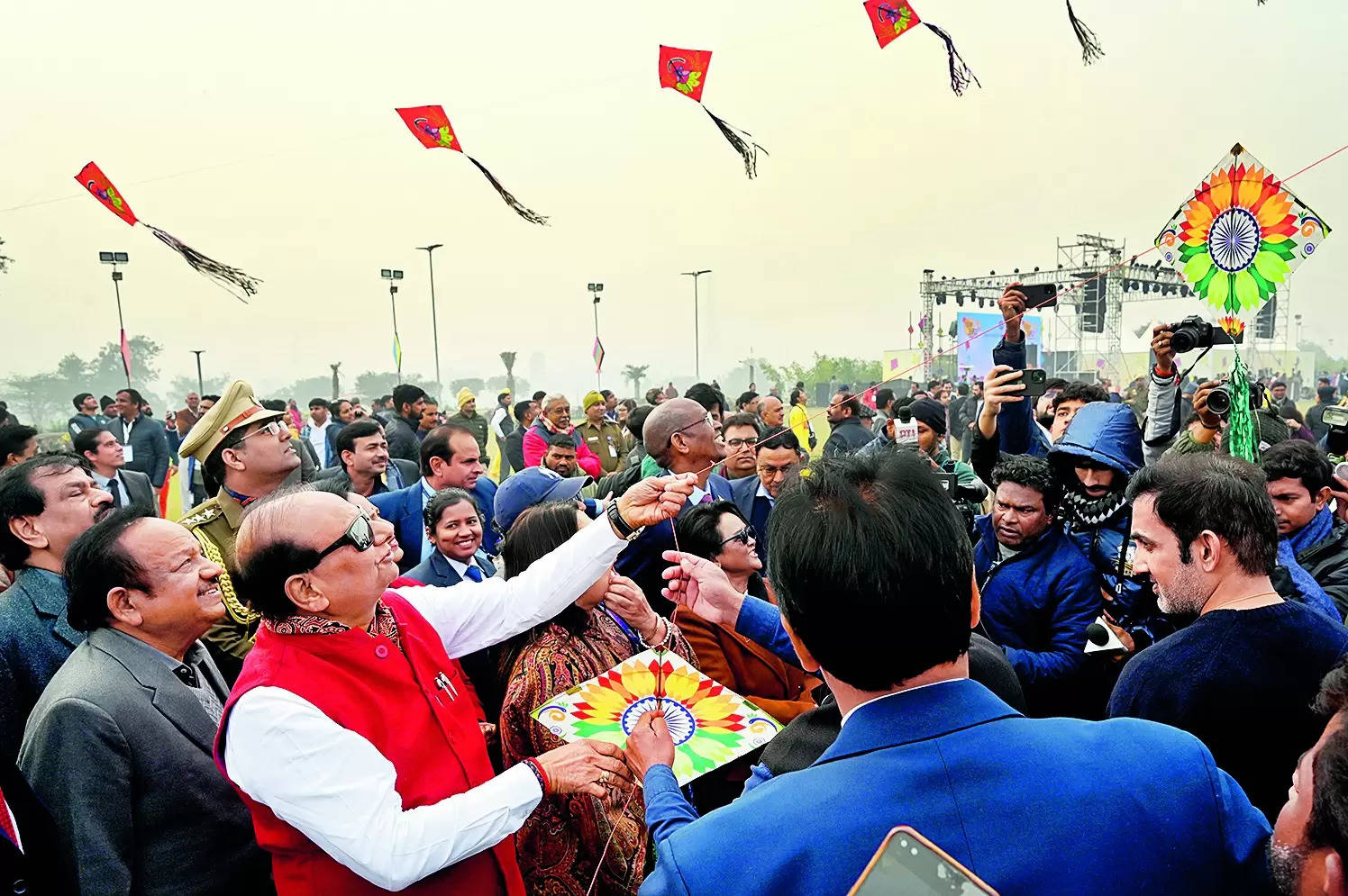 International Kite Festival at Baansera | Patang Utsav | Delhi News – Times of India