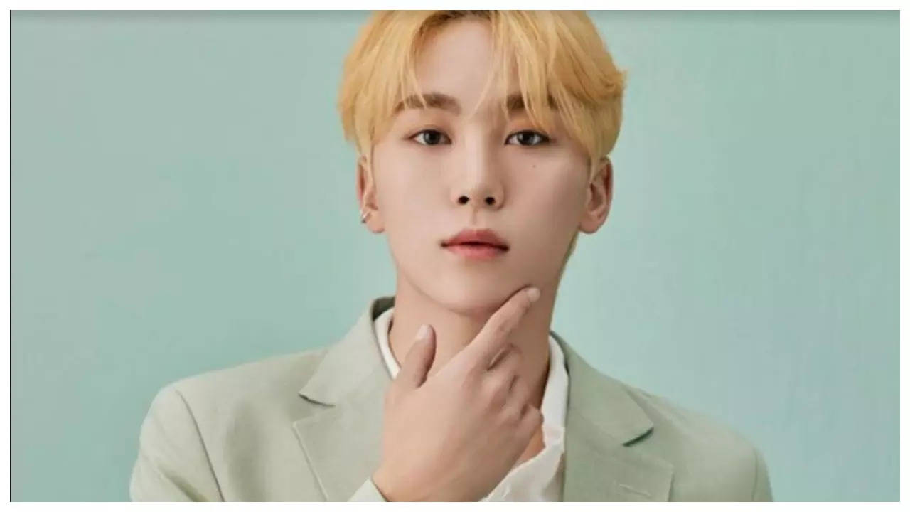 SEVENTEEN’s Seungkwan leaves live performance halfway because of well being points; Followers specific concern | Ok-pop Film Information
