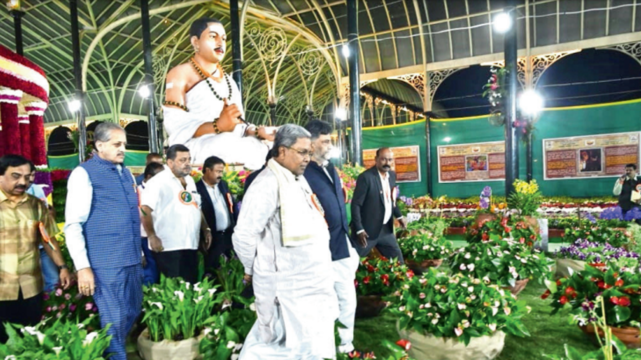 Siddaramaiah and DK Shivakumar inaugurated the Basavanna-themed Republic Day flower show at Lalbagh on Thursday
