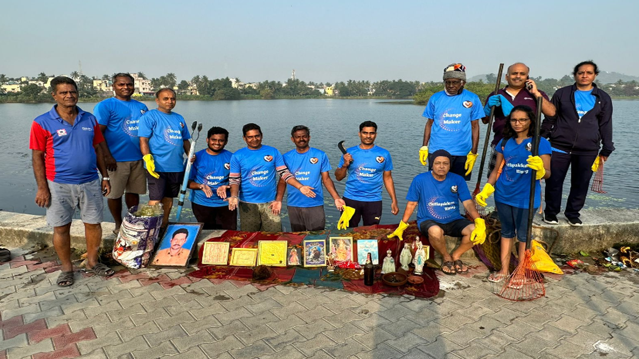 Residents clean Chitlapakkam lake | Chennai News – Times of India