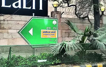 Activists deface signboards in Lutyens’ Delhi | NDMC removes stickers | Delhi News – Times of India