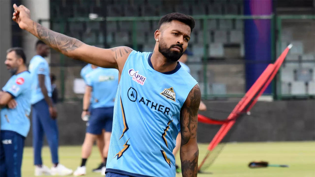 Hardik Pandya bowls at full speed during practice