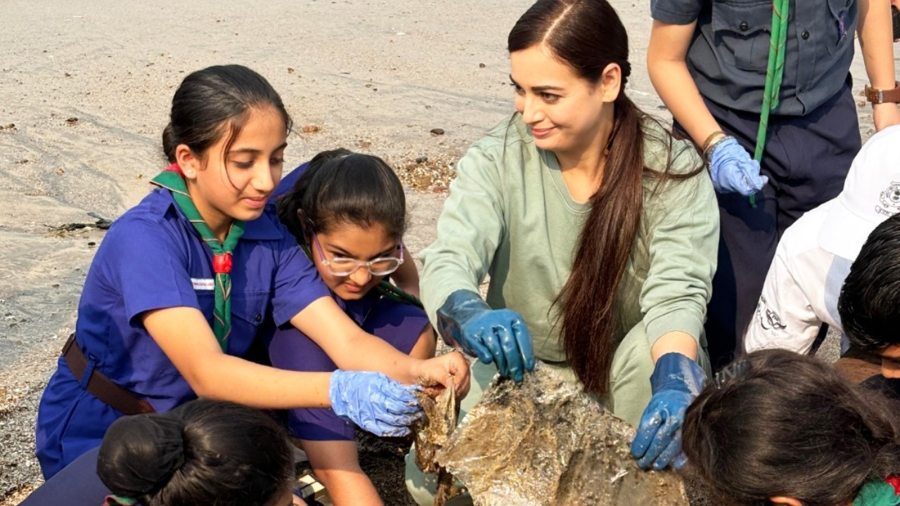 Ismaili community in Mumbai begins 2024 with coastal cleanup drive | Mumbai News – Times of India