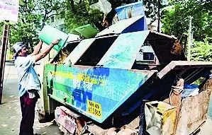 Nagpur Municipal Corporation (NMC) Busts 2 Garbage Lifting Firms Skipping 60% Routes | Nagpur News – Times of India