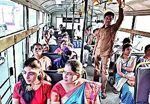 Woman Assaults TSRTC Conductor for Asking ID | Hyderabad News – Times of India