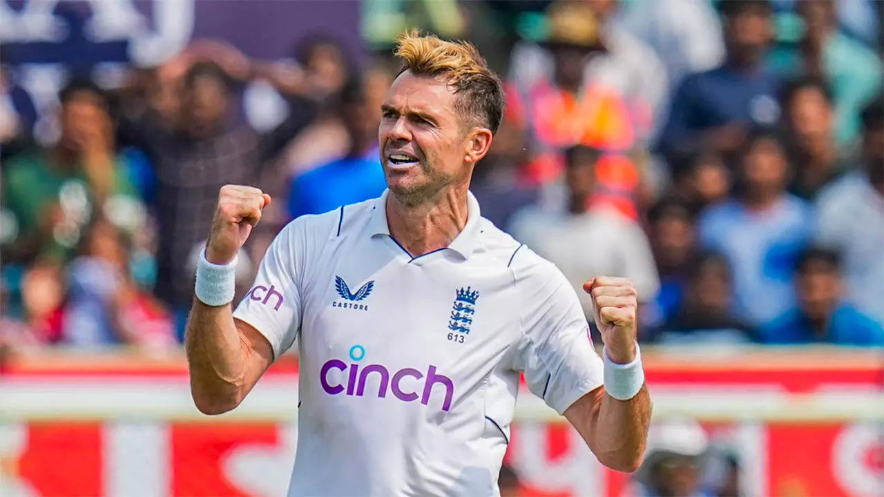 Anderson becomes oldest fast bowler to play Test in India