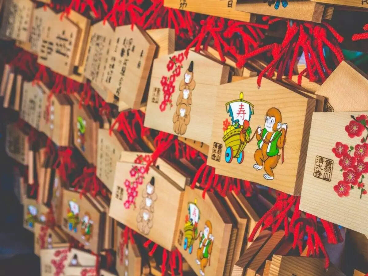 Countries known for their unique and popular souvenirs