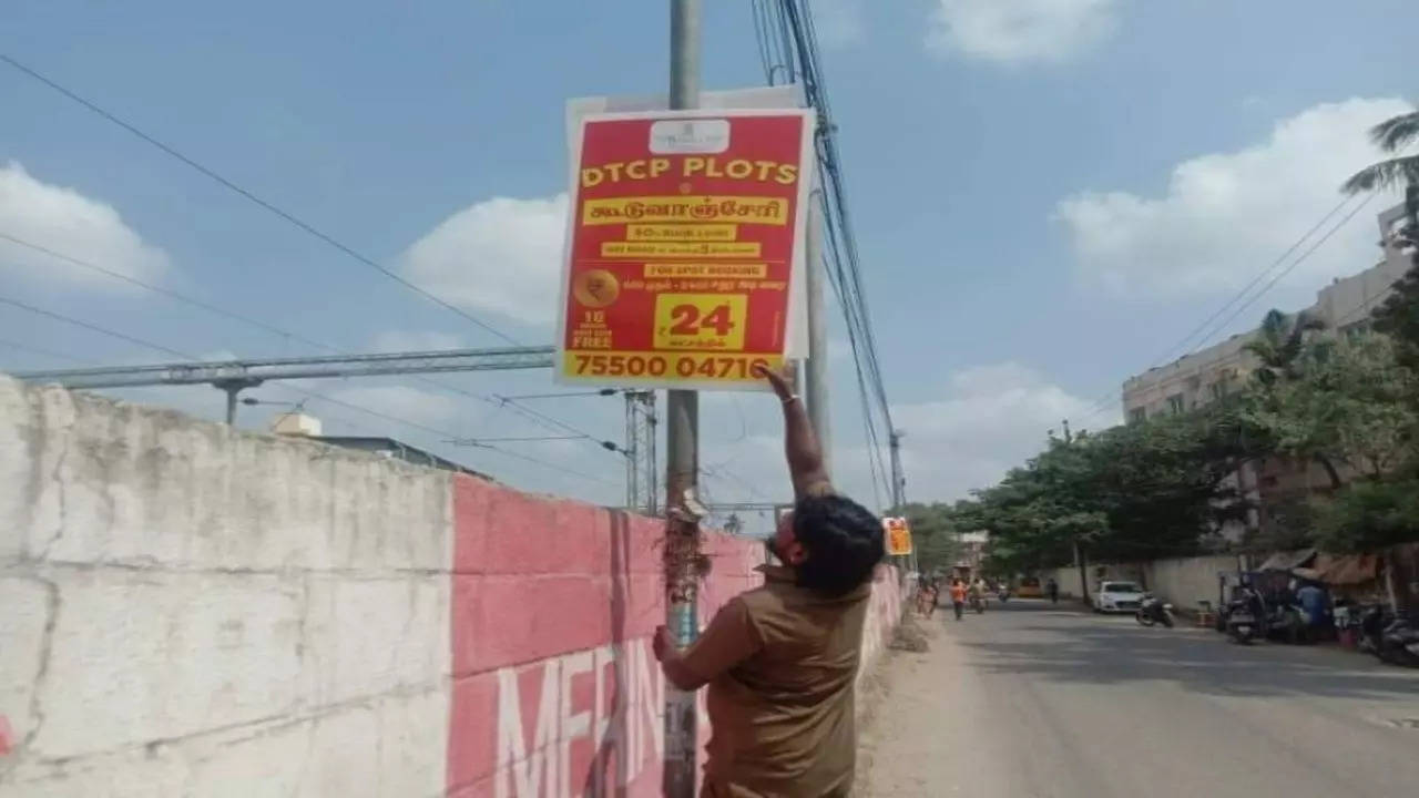 Tambaram Corporation Removes Hoardings and Banners – Latest Updates | Chennai News – Times of India