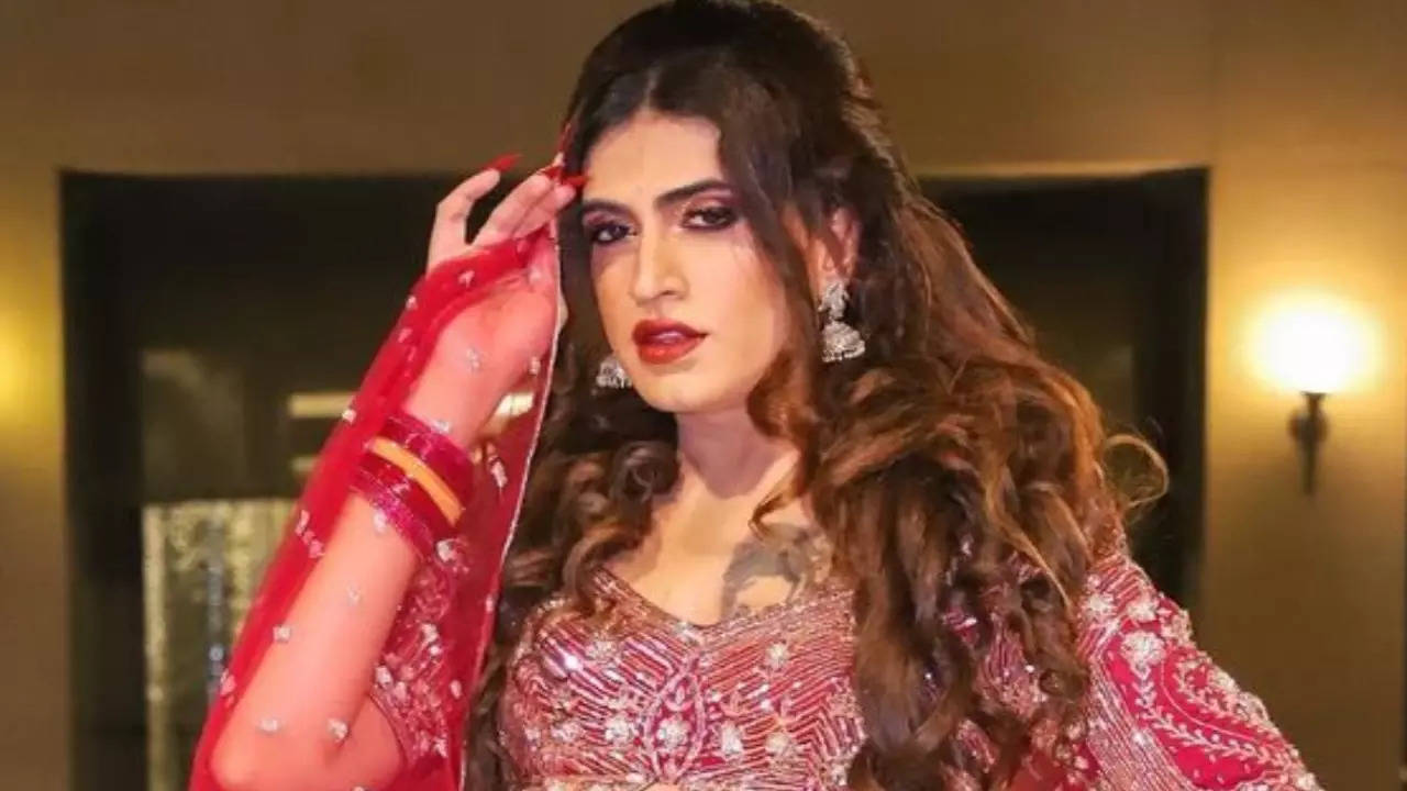 Bigg Boss 8 fame drag Queen Sushant Divgikr teases marriage with mystery man