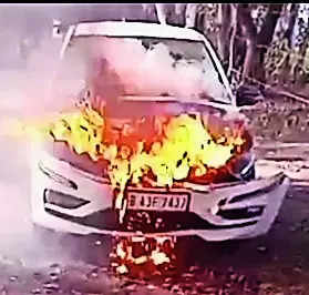 Man Escapes Narrowly as Car Catches Fire in Samrala, Ludhiana | Ludhiana News – Times of India