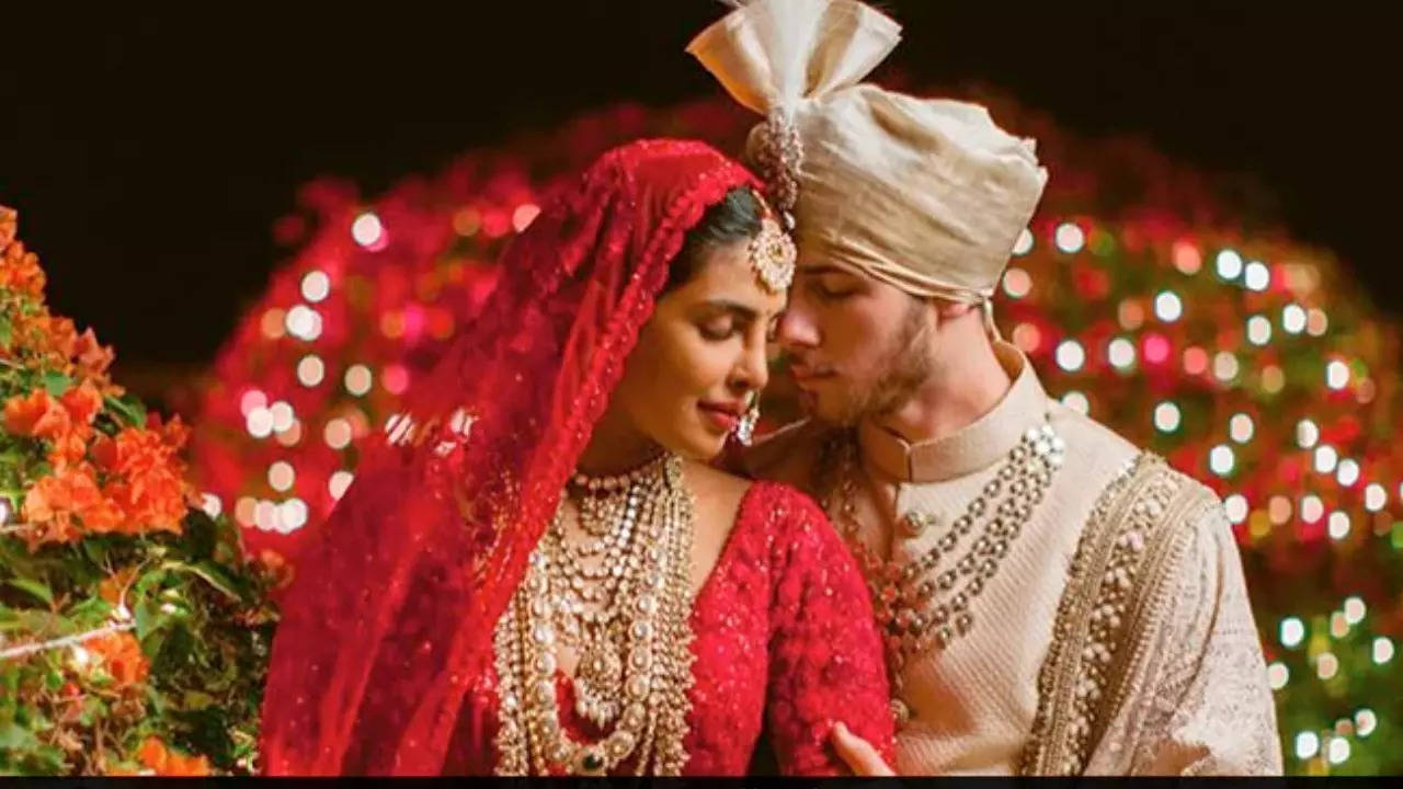 Nick Jonas says he regrets having a lavish, big fat wedding with Priyanka Chopra: ‘After looking at the bill’ – WATCH video | Hindi Movie News – Times of India