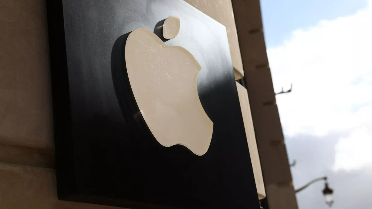 Spain’s high court suspends $209 million fines on Apple, Amazon amid appeal