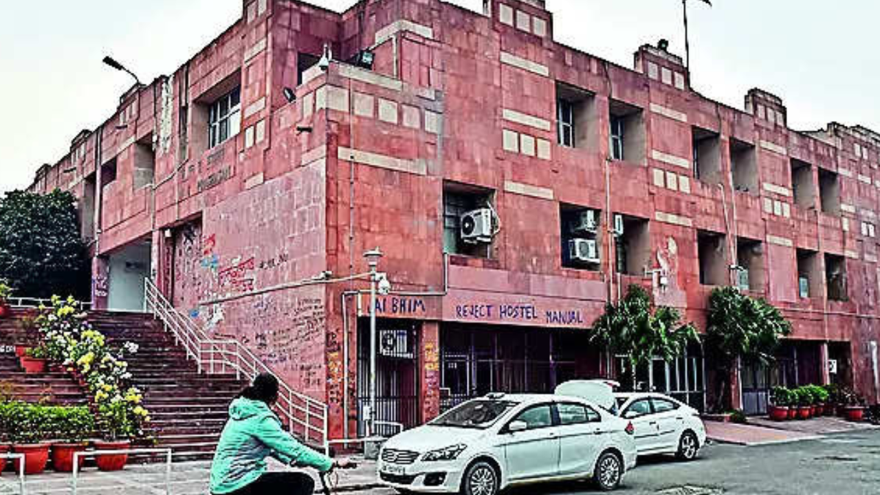 ABVP, Left outfits clash at JNU during general body meeting | Delhi News – Times of India