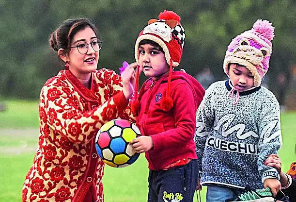 Min Temp Touches 14.6°c, Met Spies Rain Next Week | Kolkata News – Times of India