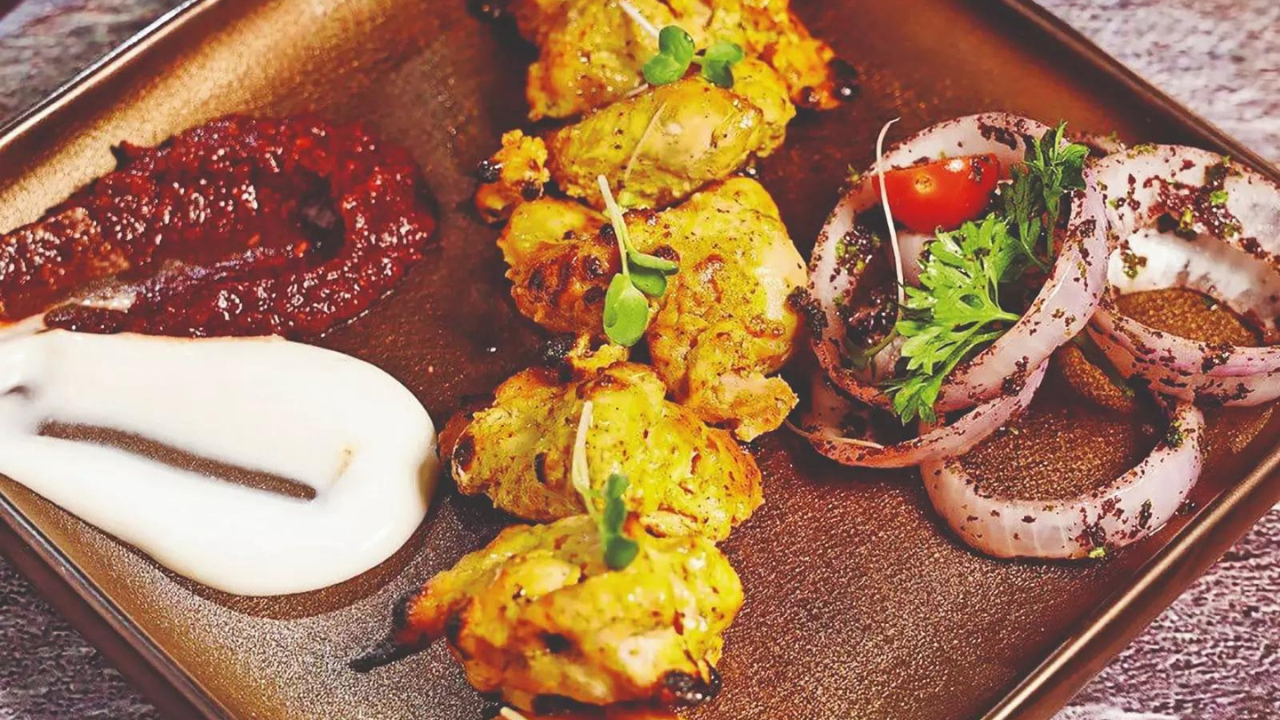 Kebab from Lucknow reaches Gurgaon in 30 minutes, Zomato in dock