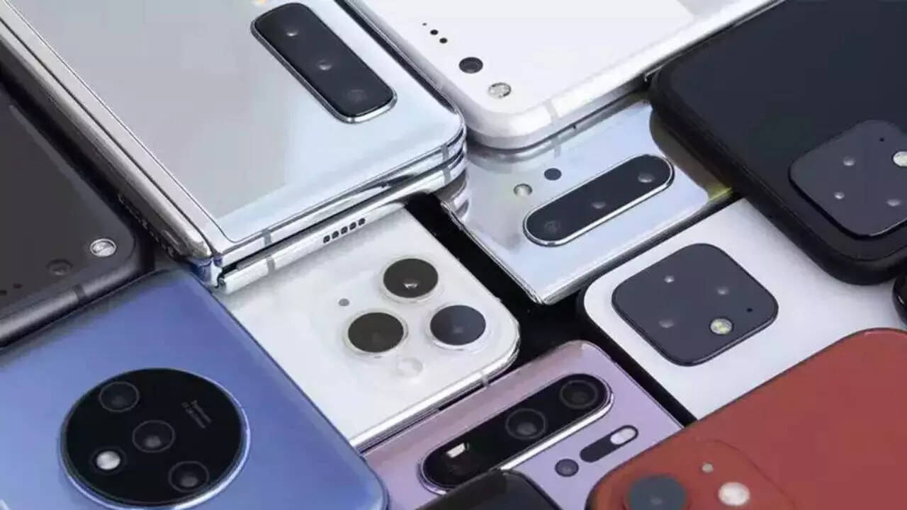 Rs 25,000 salary given to steal mobile phones in Gujarat
