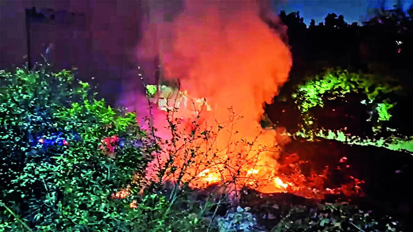 Smoke Engulfs Sushant Lok as Waste Mound Catches Fire | Gurgaon News | Gurgaon News – Times of India