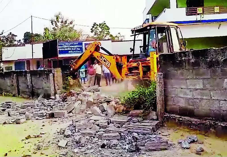 Portion of ‘untouchability wall’ demolished at Sevur village Coimbatore | Coimbatore News – Times of India