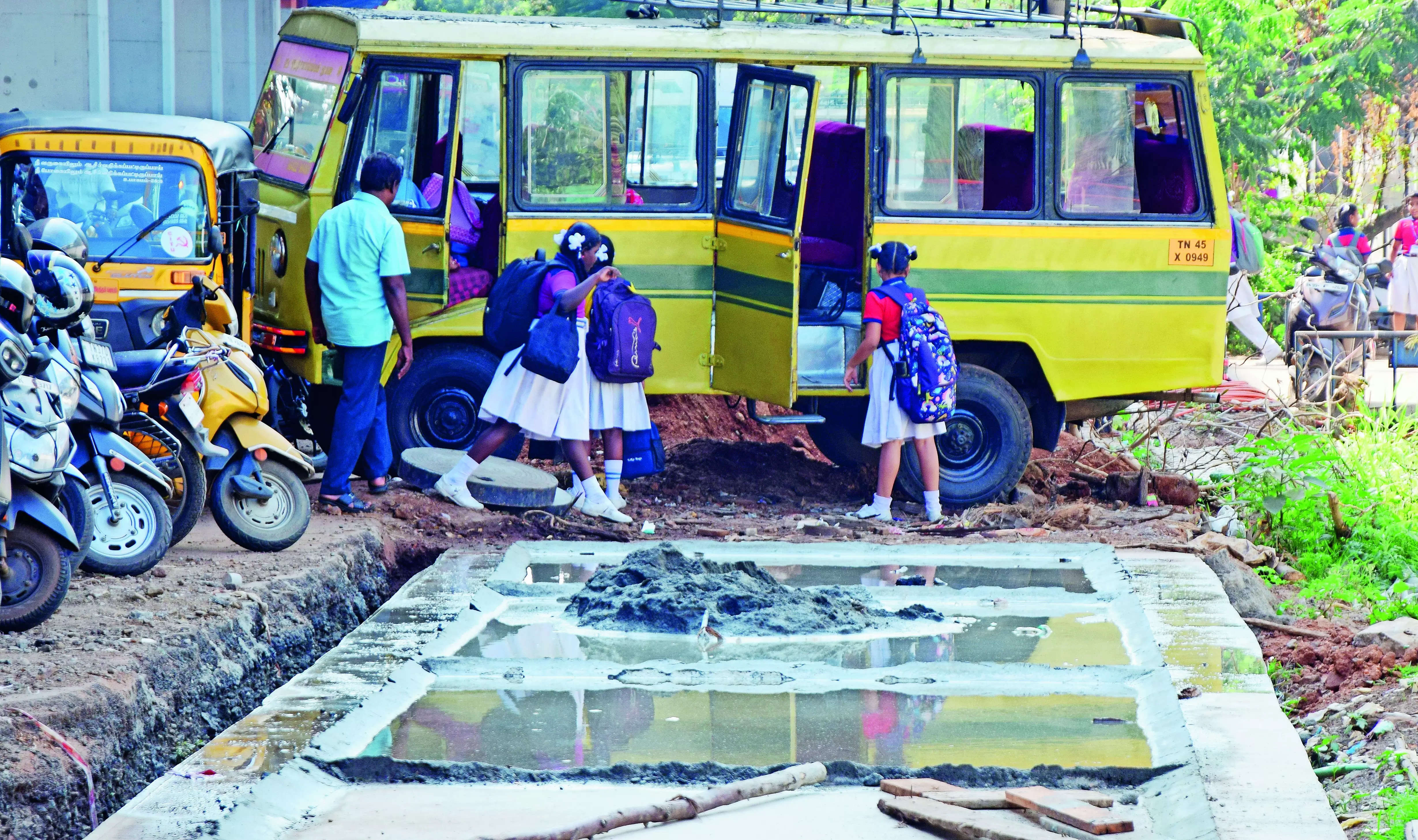 Prolonged Underground Drainage Work Causes Traffic Woes at Singanallur Coimbatore | Coimbatore News – Times of India