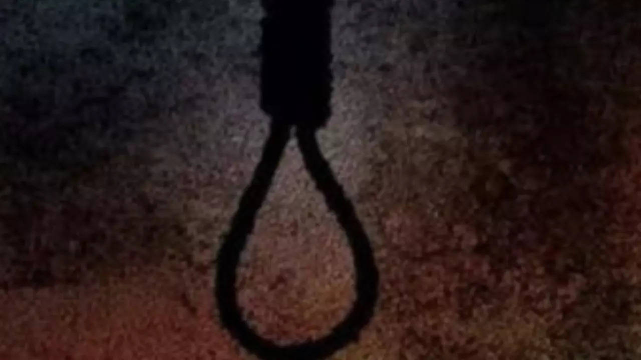 16-yr-old JEE Main aspirant commits suicide in Kota hostel room | Jaipur News – Times of India