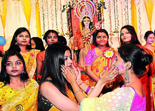 Patnaites invoke Goddess of Learning on Basant Panchami | Patna News – Times of India