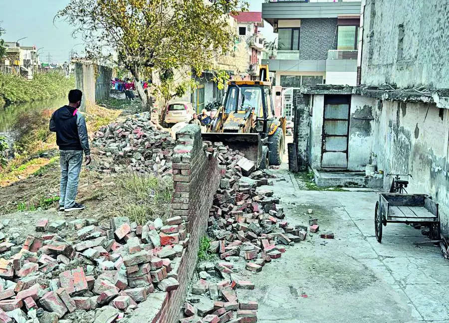 15 Encroachments Next to Buddha Nullah Removed in Ludhiana | Ludhiana News – Times of India