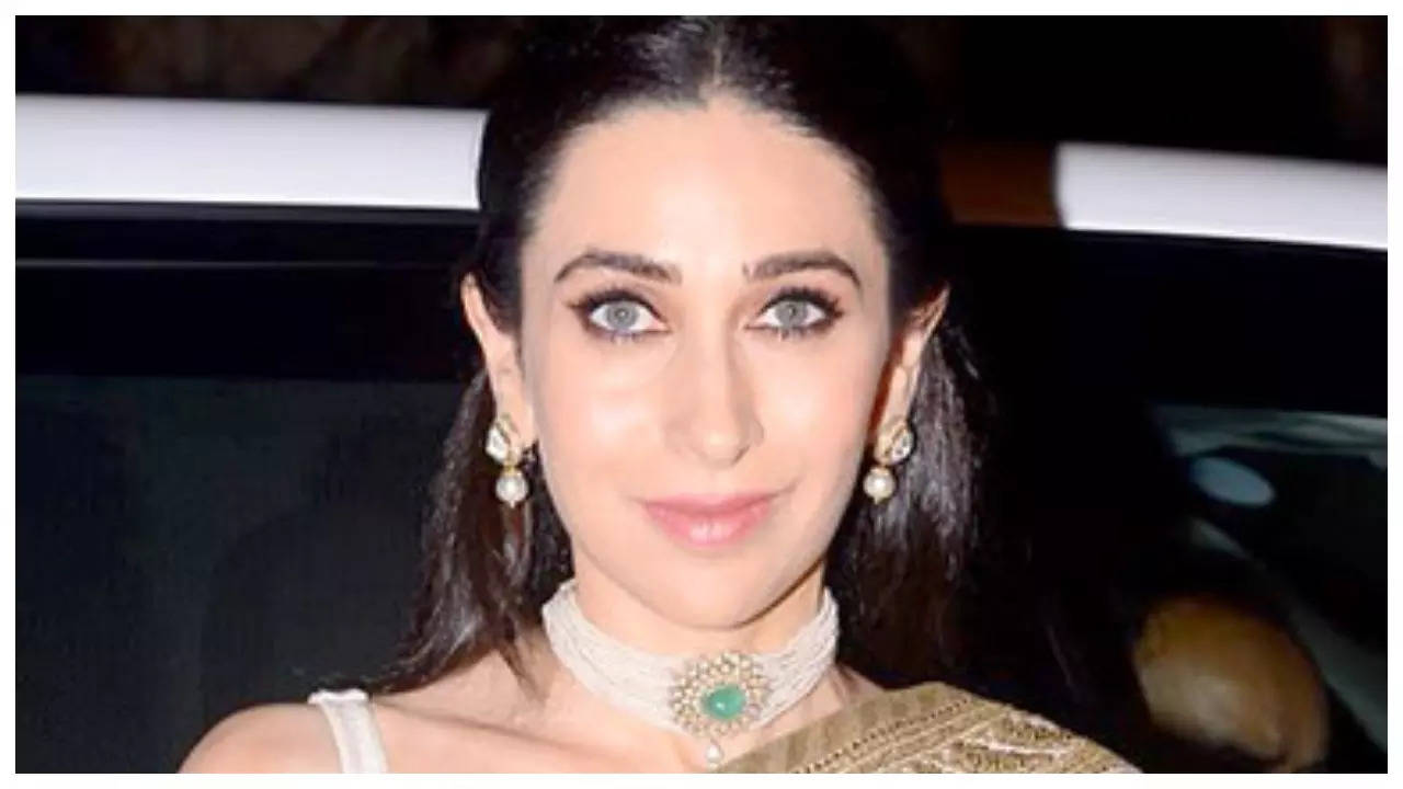 Karisma Kapoor shares a childhood picture with dad Randhir Kapoor on his birthday | – Times of India