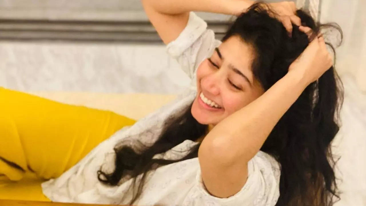 Sai Pallavi’s dance video from Japan’s Sapporo Snow Pageant goes viral; followers assume it is from her movie with Aamir Khan’s son Junaid Khan |