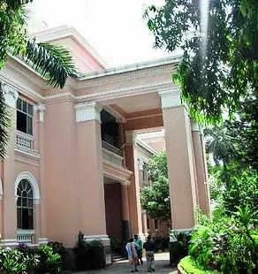 No PG course in 137-yr-old VJTI lacks accreditation; only 7 professors at the institute | Mumbai News – Times of India