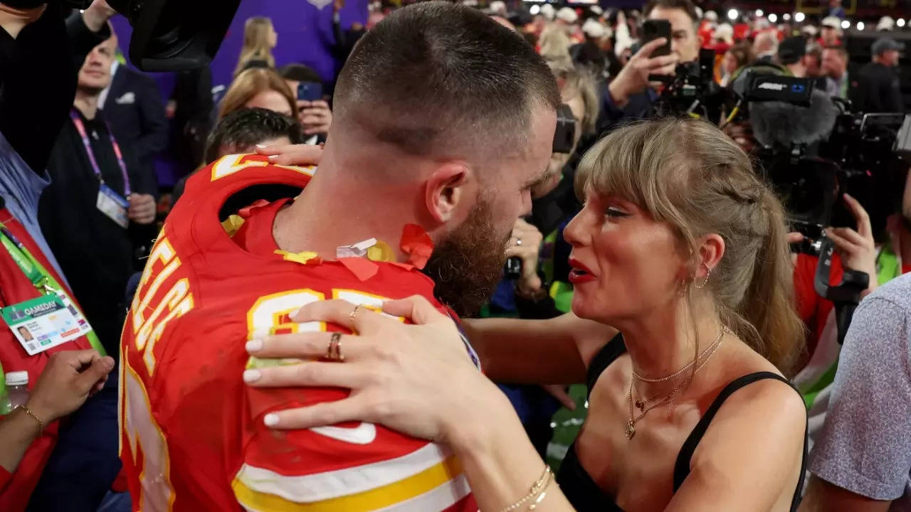 Taylor Swift’s witty response to Travis Kelce’s jet lag query |