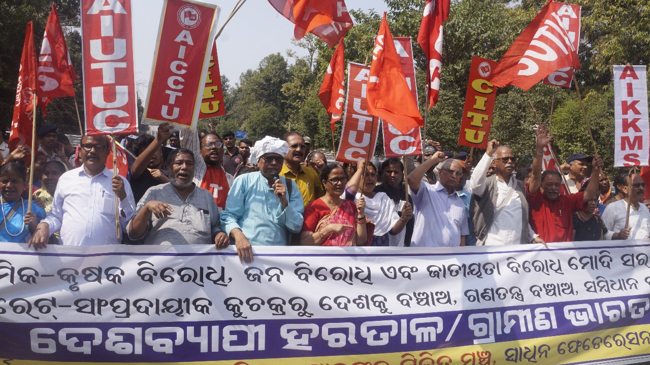 Mixed response for Grameen Bharat Bandh in Odisha | Bhubaneswar News – Times of India