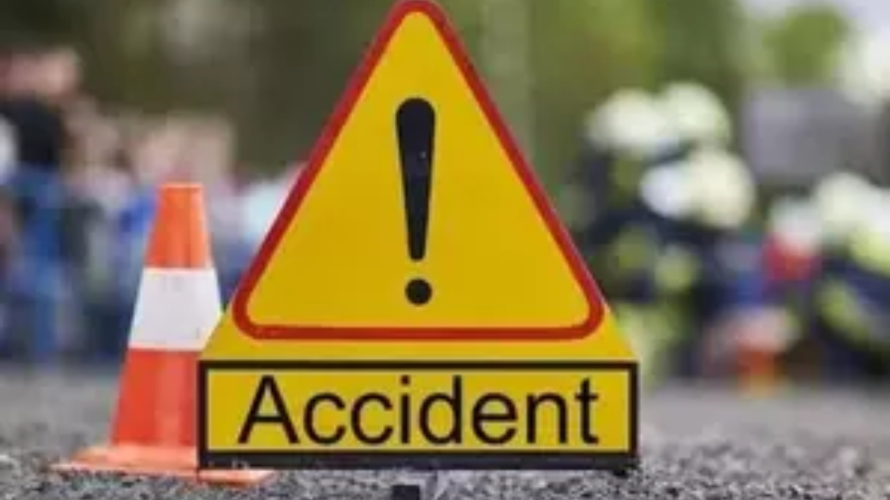 Four cricketers killed in mini bus-truck collision in Maharashtra | India News – Times of India