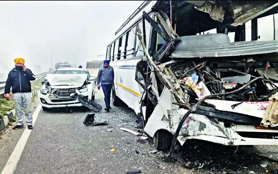 Fog causes Khanna pile-up | Ludhiana News – Times of India