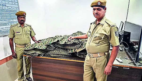 Cloth to make fake Army uniforms seized in silk city