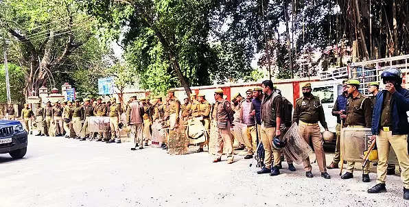 Seven students involved in arson on BHU campus arrested