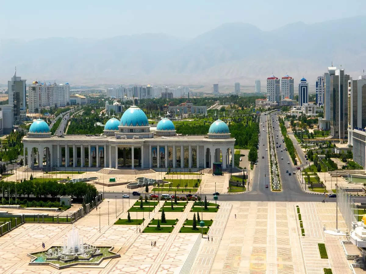 Ashgabat, the world’s strangest and flashy ‘city of the dead’