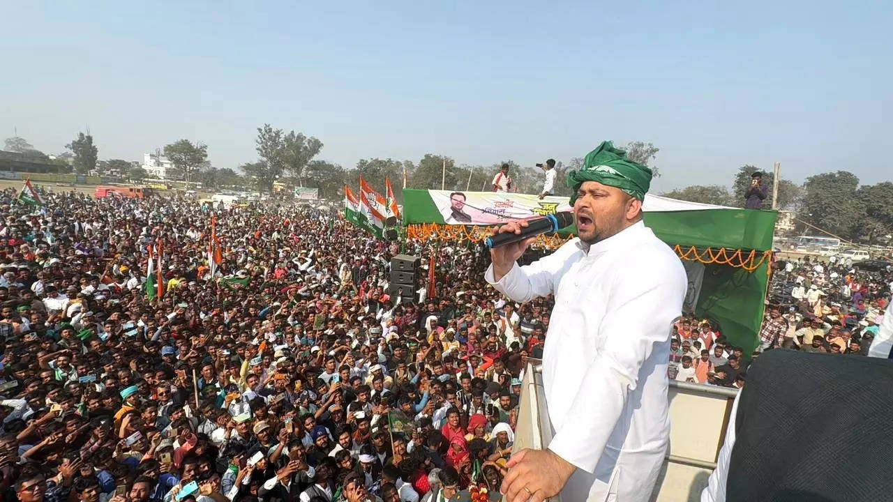 RJD leader Tejashwi Yadav appeals to Bihar people to ‘insure politically’ | Patna News – Times of India