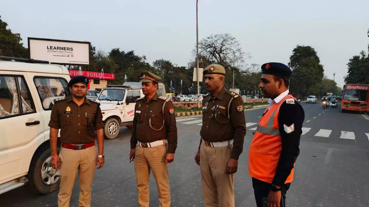 Farmers' protest: Noida Police issues advisory; brace for traffic diversions today