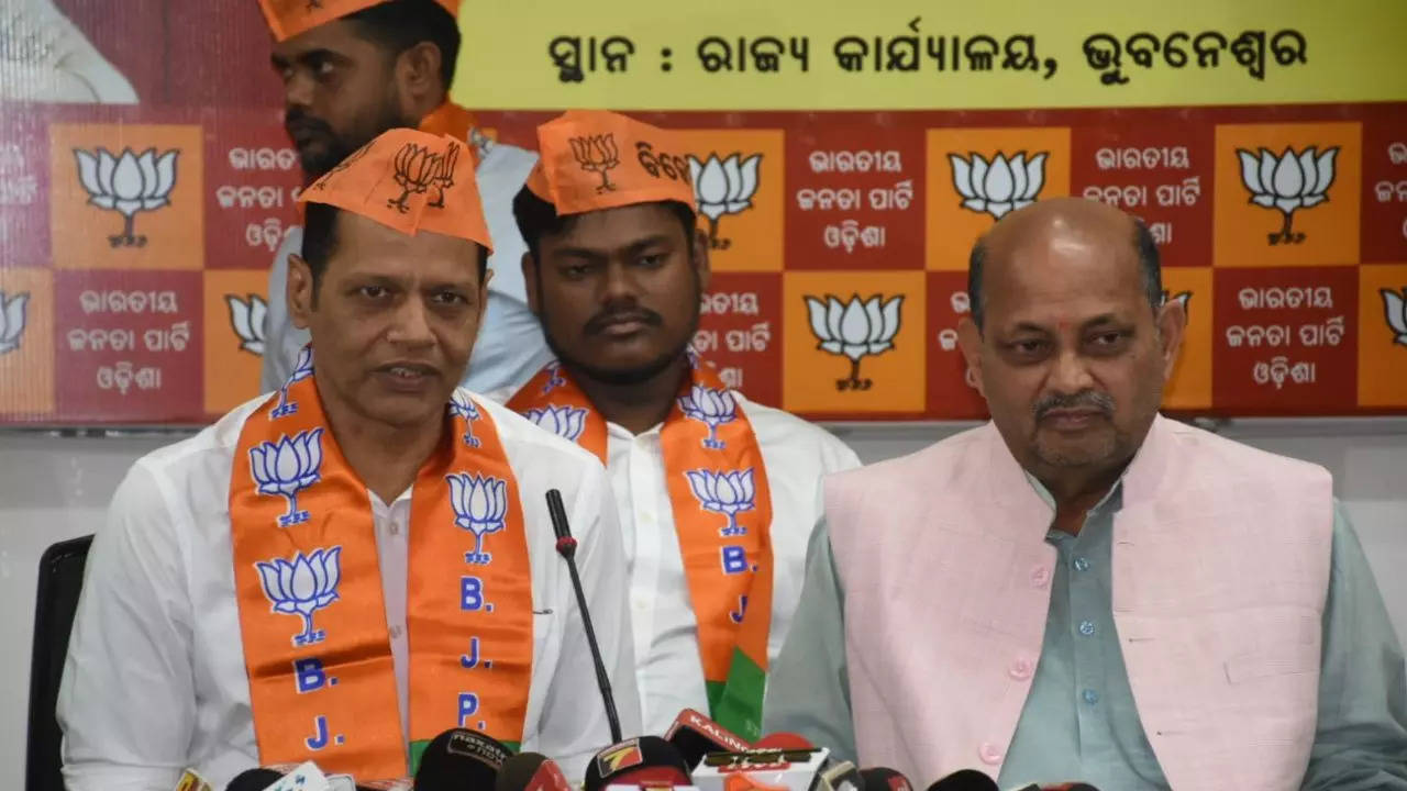 Gopalpur MLA Pradeep Panigrahy joins BJP | Bhubaneswar News – Times of India