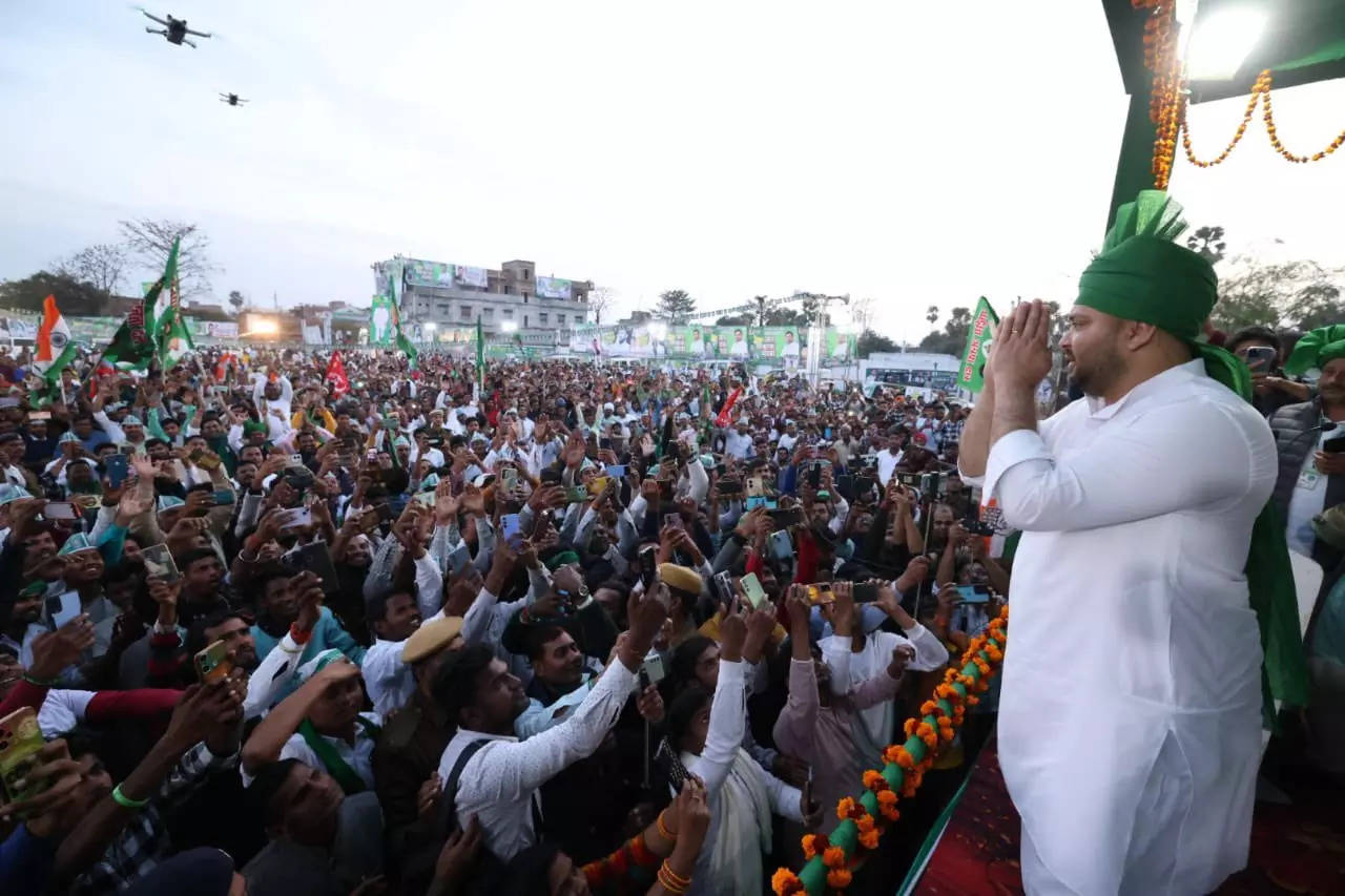 RJD leader Tejashwi Yadav promises to build ‘new Bihar’ in Shahabuddin land – Times of India