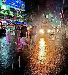 Late-evening rain lashes city Kolkata: Nor’wester-like thunderstorms to continue until end of the week | Kolkata News – Times of India