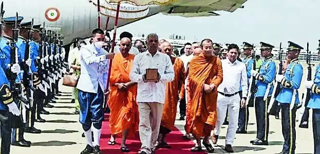 Guv carries Buddha’s relics to Thailand | Patna News – Times of India